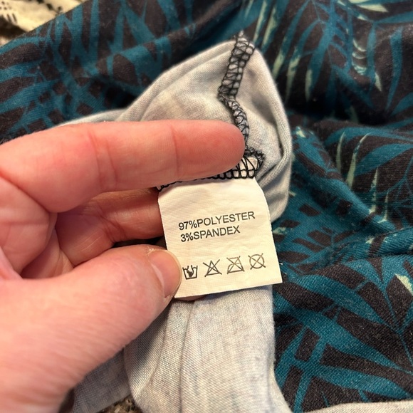 Women’s size, small jungle print dress - Picture 6 of 6